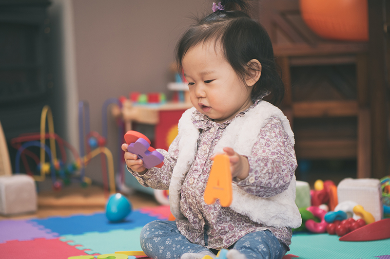 674312824_12_15_Months_Toddler_Development