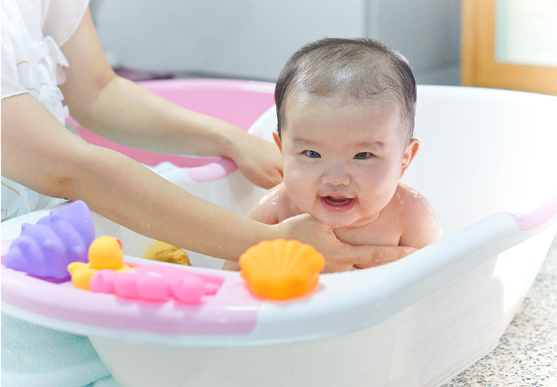 507726431_Bubbles_in_the_Bath