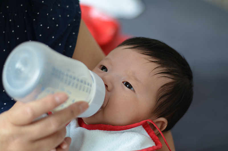 491912023_The_Essentials_of_Bottle_Feeding